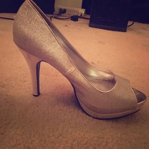 COPY - Silver glitter heels